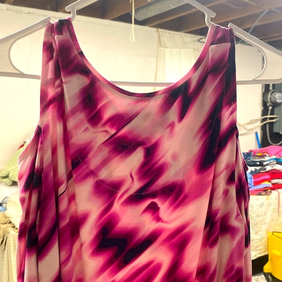 3/$15. JMCollection cold-shoulder top - Picture 2 of 6